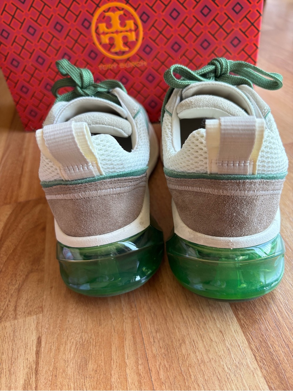Tory Burch Green Good Luck Low-Top Sneakers - Picture 12 of 16